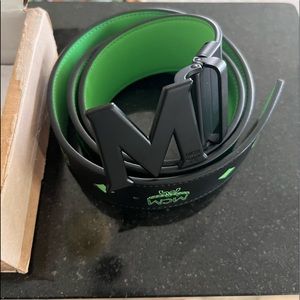 MCM Claus Matte M reversible belt summer green